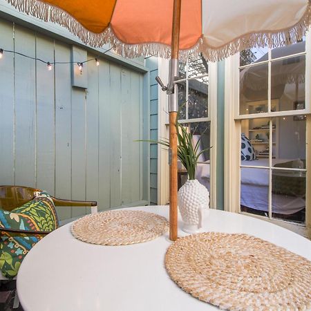 Private Patio Retreat In Charming Downtown Apartment Savannah Luaran gambar